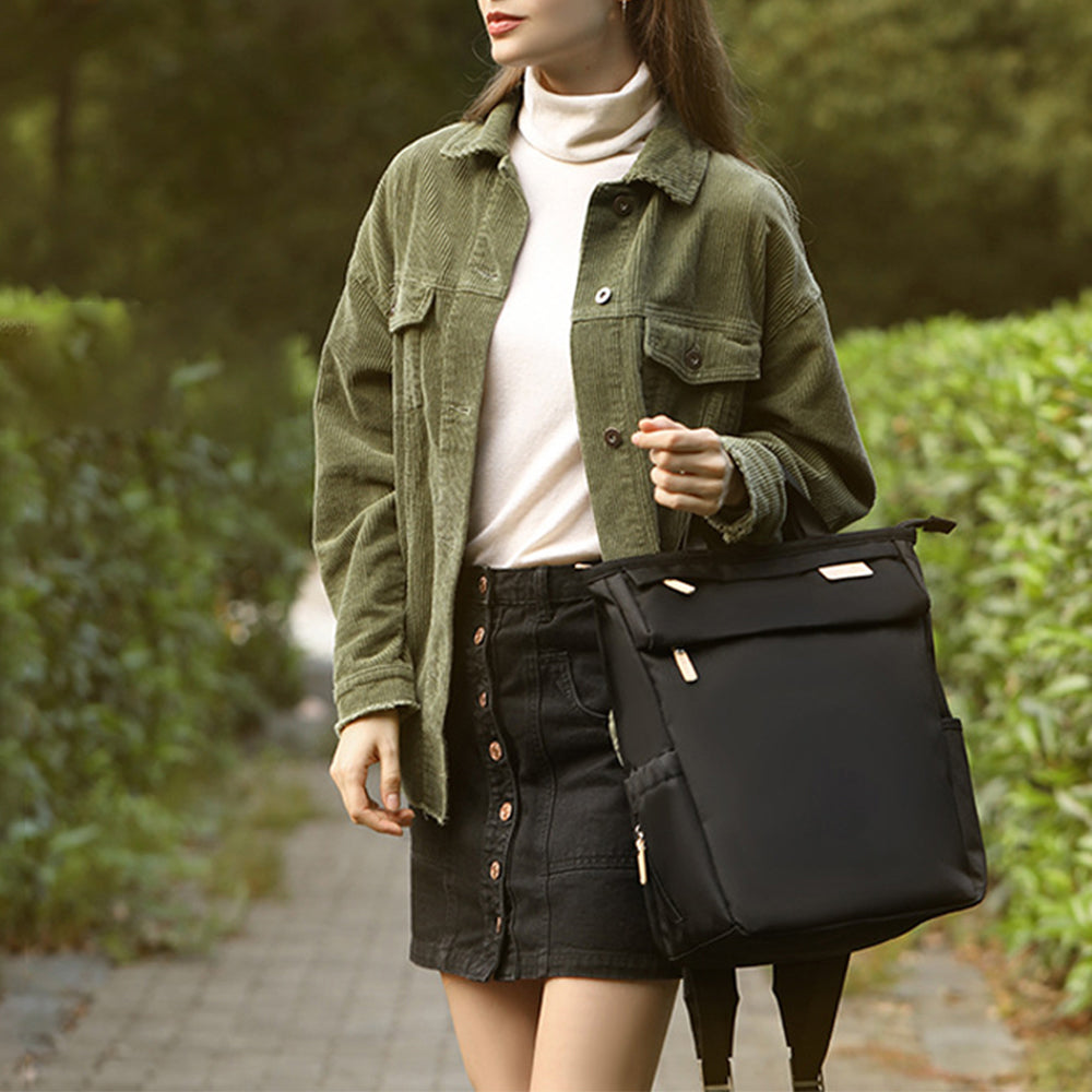 Dollcini Fekete Baba Hátizsák – Vízhatlan, Nagy Kapacitású Pelenkázó