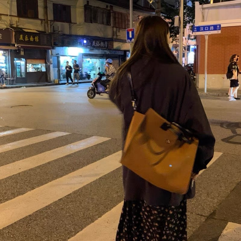 Dollcini Elegáns Női Laptoptáska – Professzionális Műbőr, Barna