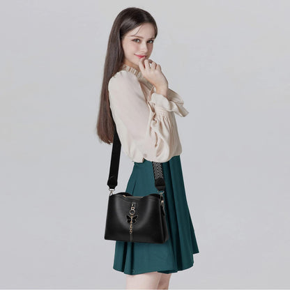 Dollcini Elegáns Női Futártáska – Műbőr, Pillangós Medállal