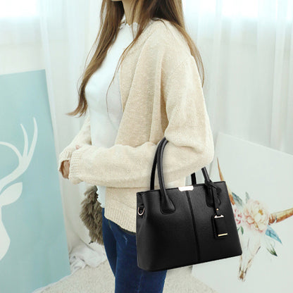 Dollcini Nagyméretű Női Kézitáska – Vízálló Műbőr Táska